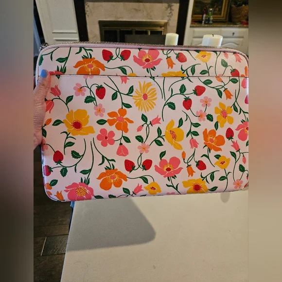 Kate Spade Floral laptop case - Picture 3 of 5